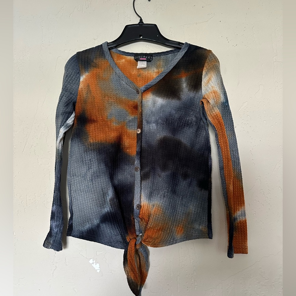 🛍️4/$15🛍️Discreet Junior’s Small Long Sleeve